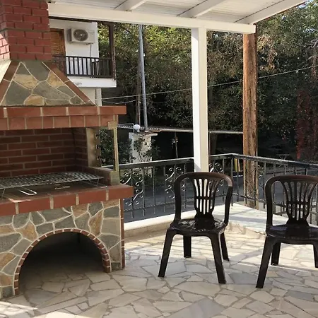 Yvonne Apartment